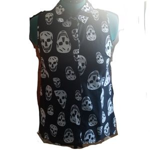 Sleeveless button up blouse